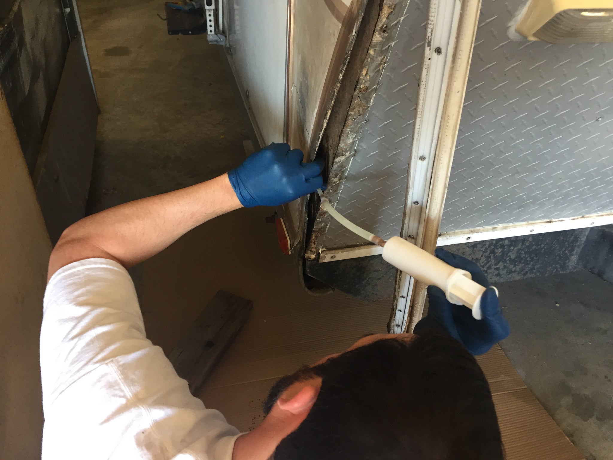 RV Wall Delamination system re-bonds loose & bubbled fiberglass RV ...